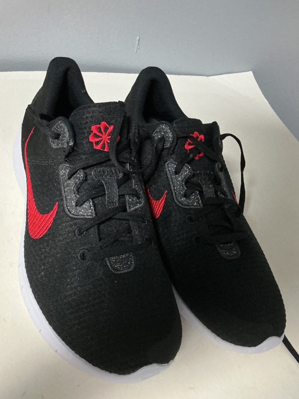 Nike Flex Black and Red Sneakers Size 12 Medium.